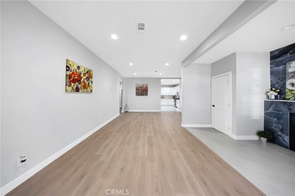 404 E Kingsley Avenue, Pomona, California 91767 home-pic-3